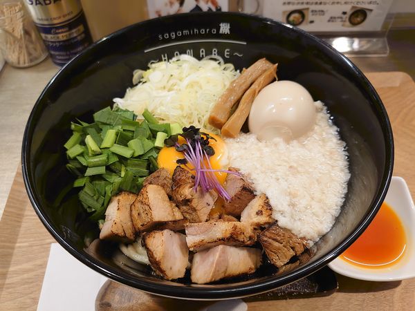 「背脂まぜそば 味玉子 豚スープ」@Sagamihara 欅 〜HANARE〜の写真