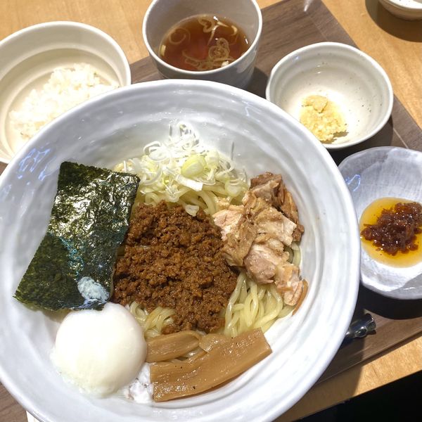 「油そば温玉のせ（ニンニク）＋一口ごはん」@油そば・まぜそば 油武の写真