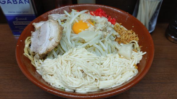 「麺増し・大大・汁なし・トロロ×2(アブラベニ)¥1110」@ラーメン二郎 横浜関内店の写真