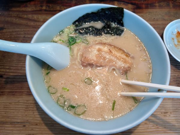 「とんこつラーメンミニ角煮ドンセット+セット餃子」@とんこつらあめん楽 仙台泉分店の写真