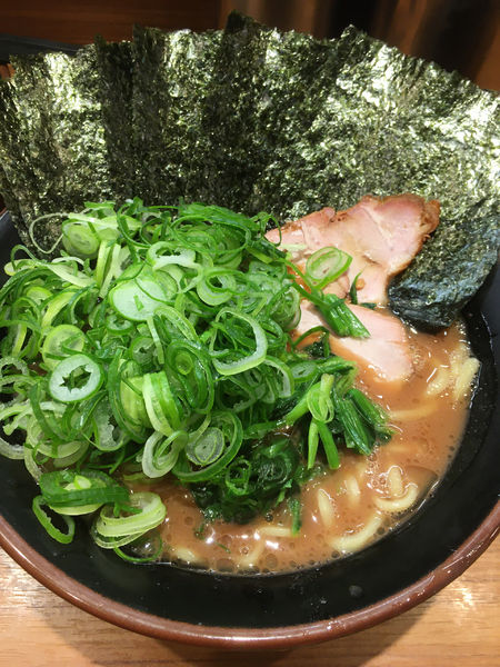 「ラーメン+青ネギ」@横浜家系らーめん 輝道家の写真