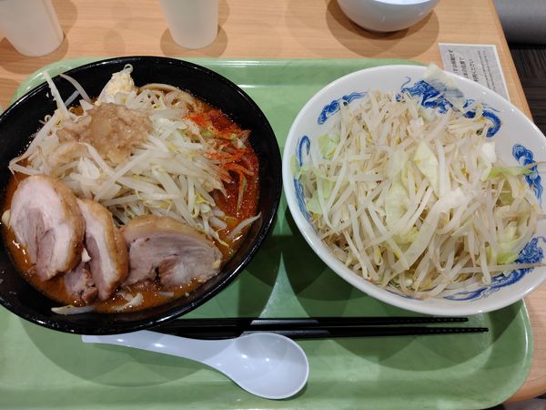 「味噌並　チャーシュー2枚増　ヤサイダブル　ニンニク、アブラ増」@ジャンクガレッジ カインズ朝霞店の写真