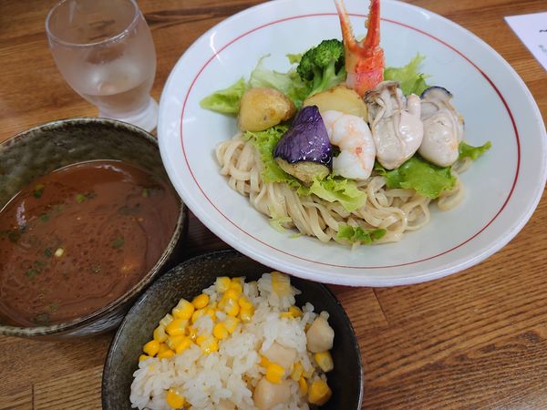 「【限定】海鮮カレーつけ麺〜バターコーンご飯割付〜1300円」@㐂九家の写真