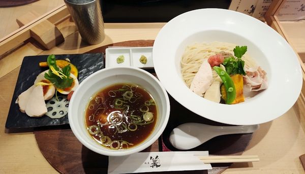 「特製鶏とボルチーニ茸の醤油つけSoba」@銀座 篝 本店の写真