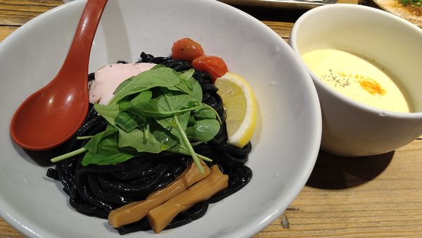 「とうもろこしの夏野菜冷やしつけ麺」@麺屋 翔 西新宿本店の写真