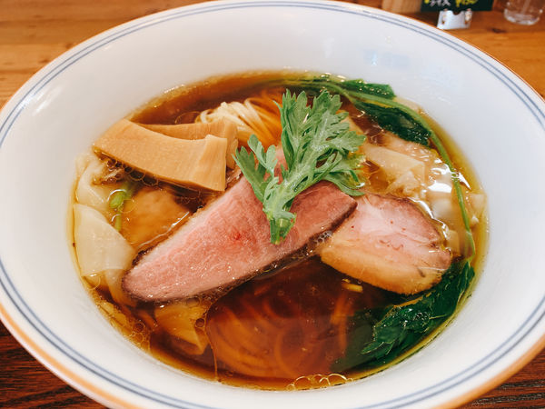 「ワンタン入り醤油らぁ麺」@Ramen FeeLの写真