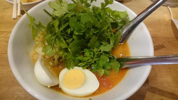 「パクチーラーメン」@九十九ラーメン 津田沼店の写真