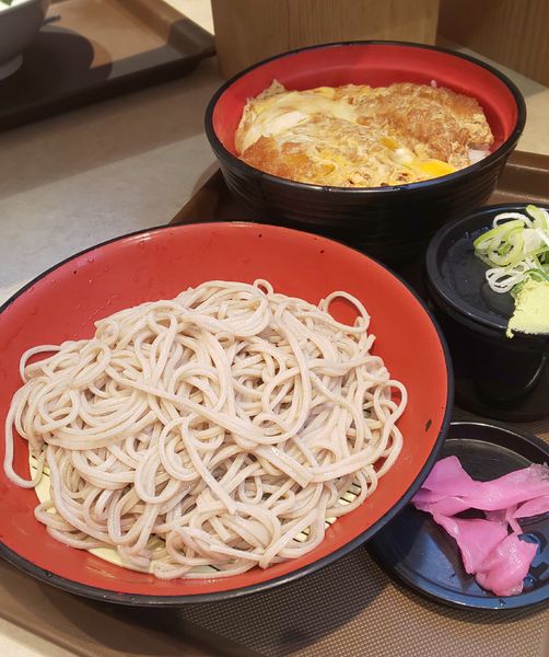 「かつ丼セット（もりそばで）」@名代 富士そば 秋葉原電気街店の写真