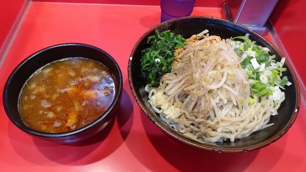 「辛いつけ麺（930円）＋ネギ（50円）＋ほうれん草（50円）」@麺屋 桐龍の写真
