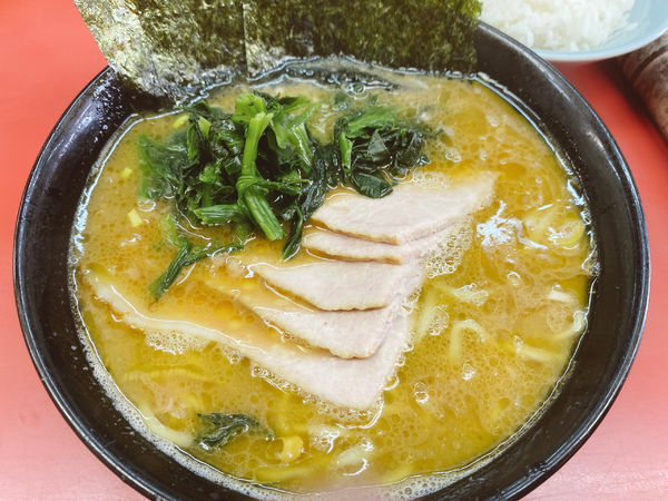 「チャーシュー麺とライス」@ラーメン杉田家の写真