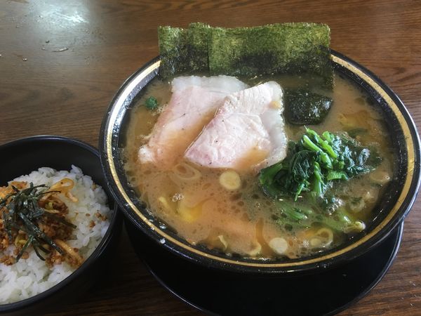 「並盛ラーメン＋釜焼き塩チャーシュー＋ライス」@上越家の写真