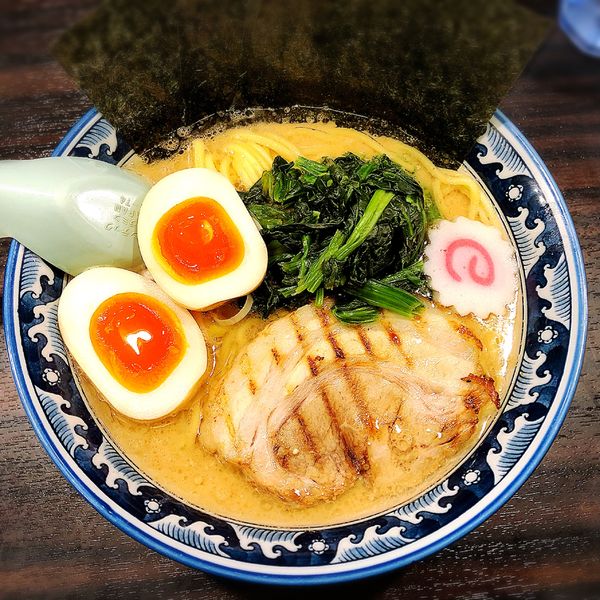 「濃厚豚骨ラーメン(醤油) 720円 味玉 100円」@麺屋 武士道 本店の写真