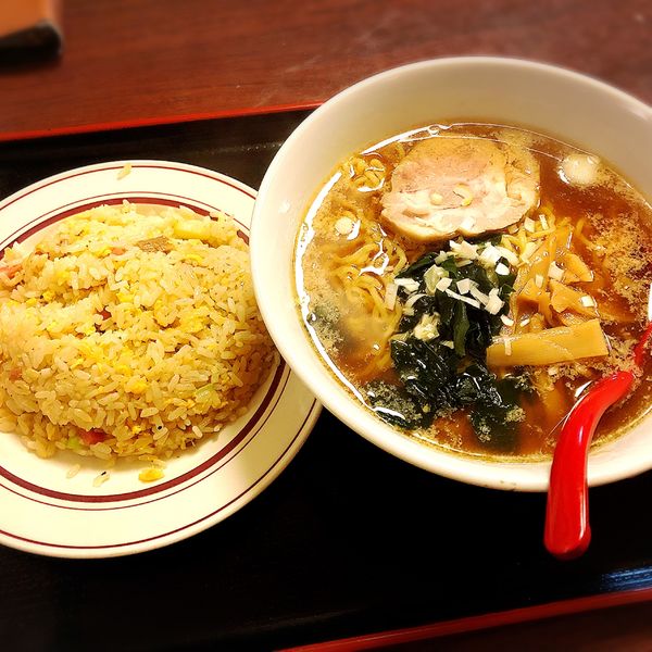 「ラーメン＋半チャーハン 650円」@中華料理 旺華楼の写真