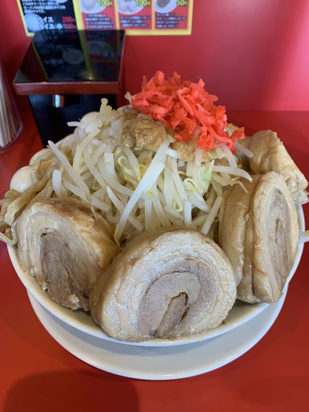 「極太麺 ラーメン 豚トリプル うずら」@ボディブローの写真