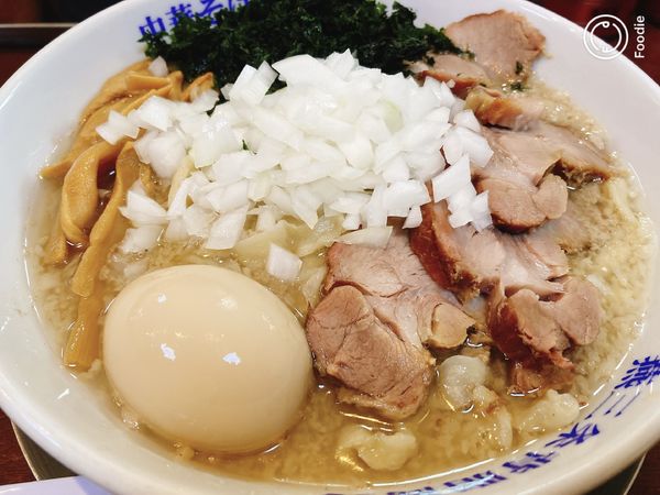 「特製背脂煮干し中華そば（大盛）」@燕三条中華そば ぎと家 武里本店の写真