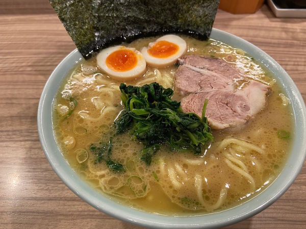 「ラーメン（中）＋味付け卵：850＋110円」@ラーメン 清水家の写真