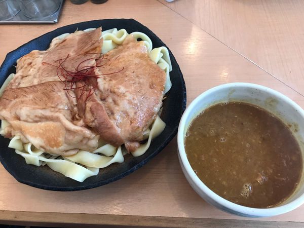 「とろ肉カレーつけ麺」@とろ肉つけ麺 魚とんの写真