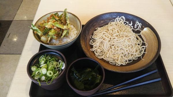 「帆立とアスパラのかきあげ丼セット、三陸ワカメ(クーポン)」@ゆで太郎 谷田部店の写真