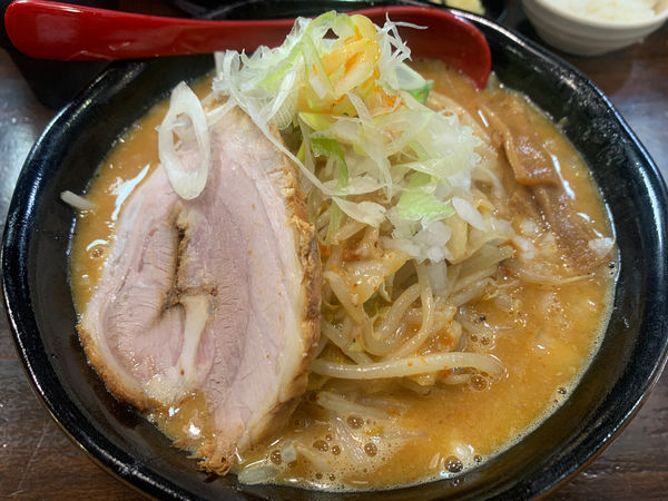 「辛味噌ラーメン 野菜 ニンニク マシ」@麺処 花田 池袋店の写真