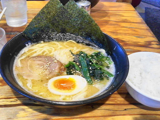 「半蔵らぁめん７６０円＋小ライス１００円」@らーめん 半蔵の写真