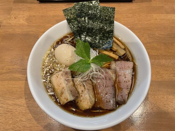 「淡麗醤油らー麺780円＋湯咲盛300」@麺処 湯咲の写真