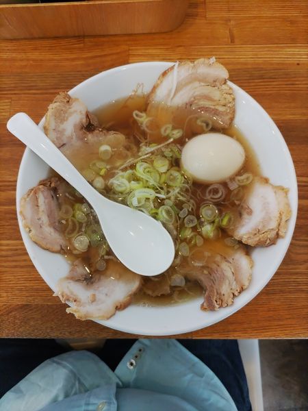 「チャーシューめん(ストレート麺)+煮タマゴ」@らーめん榎穏の写真