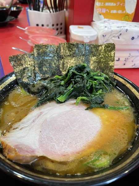 「ラーメン＋半賄い飯」@家系ラーメン とらきち家の写真