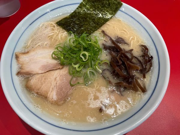 「ラーメン　煮卵　替玉」@本場博多ラーメン せまかっちゃん 神田店の写真