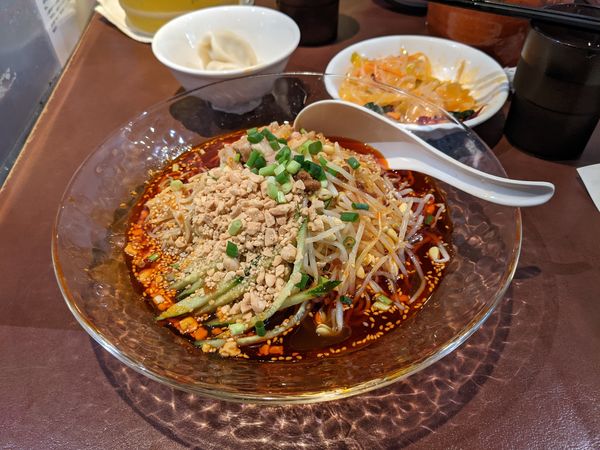 「冷やしよだれ鶏まぜそば」@陳家私菜 新宿店の写真
