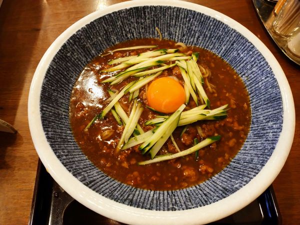 「ジャージャー麺風肉味噌そば＋大盛り＋卵黄」@正乃家の写真