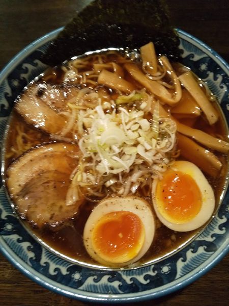 「中華そば（味玉付き）」@麺屋しらかわの写真