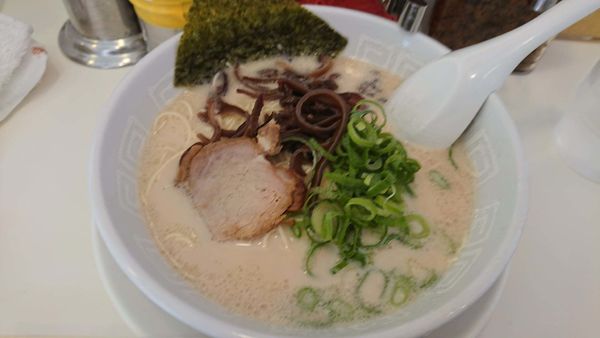 「豚骨ラーメン」@博多天神 新宿東口駅前店の写真