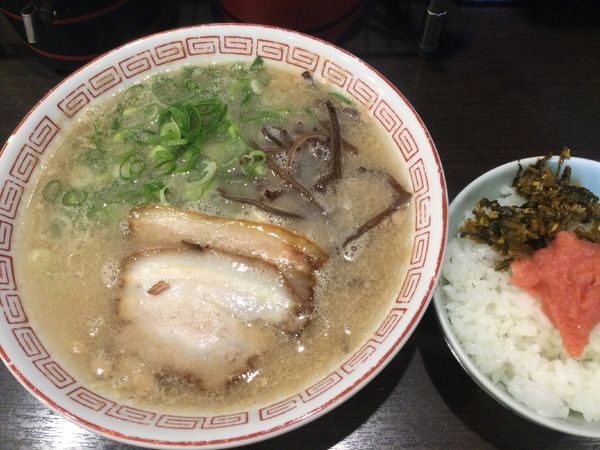 「【ランチ限定】博多ラーメン+小ライス（￥680）」@博多らーめん 濱田屋 北千住店の写真