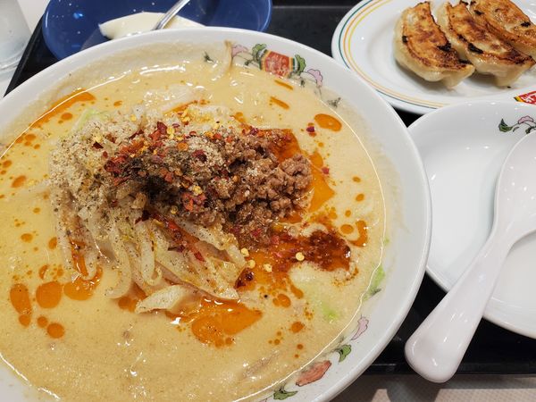 「辛さ激増し野菜たっぷり担々麺・フェアセットA」@餃子の王将 石川町店の写真