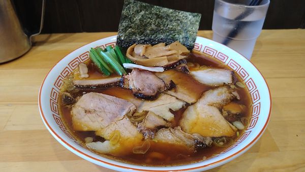 「しょうゆちゃーしゅーめん」@柳麺かいとの写真