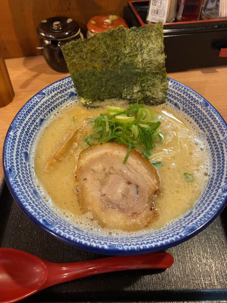 「鶏白湯ラーメン」@ばりかた屋 武蔵小山店の写真