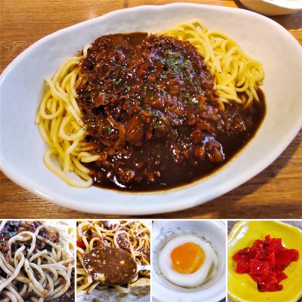 「ビーフカレー混ぜスパ(大盛)＋温玉＝1100円」@ゴッツカレーの写真