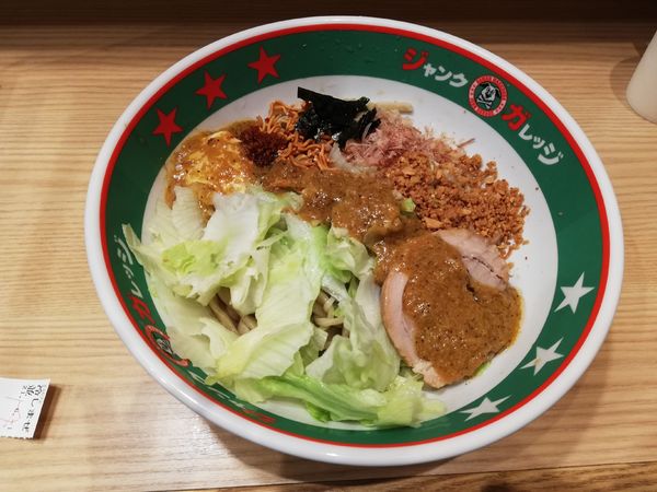 「冷やしまぜそば　期間限定」@ジャンクガレッジ ふじみ野駅前店の写真