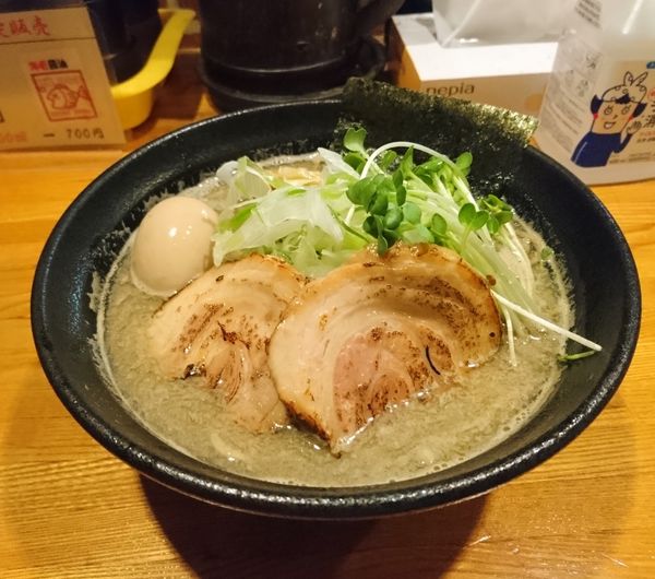 「メガ煮干しラーメン」@麺屋 ひな多の写真