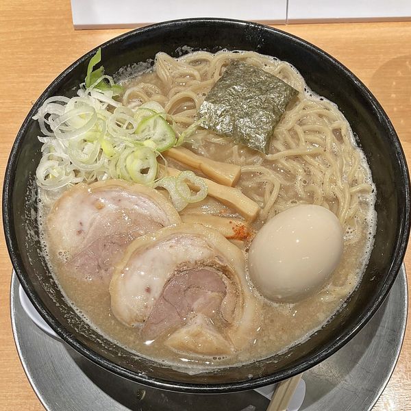 「特製中華そば」@六厘舎の写真