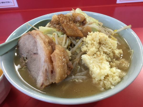 「ラーメン少なめ（ﾆﾝﾆｸ少なめ ｱﾌﾞﾗ少なめ ｼｮｳｶﾞ）」@ラーメン すくえ屋の写真