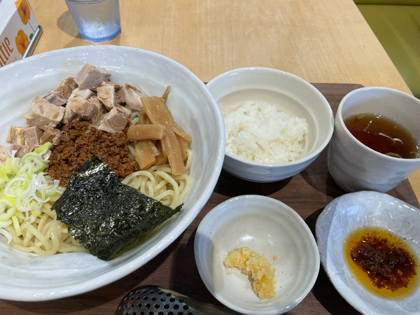 「油そば肉乗せ1050円」@油そば・まぜそば 油武の写真