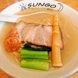 潮らぁ麺(850円)