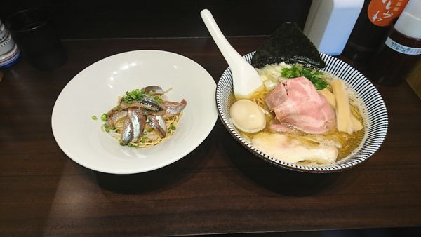 「特製白醤油煮干しそば(1020円)大盛り(150円)いわしそば(」@寿製麺 よしかわ 西台駅前店の写真
