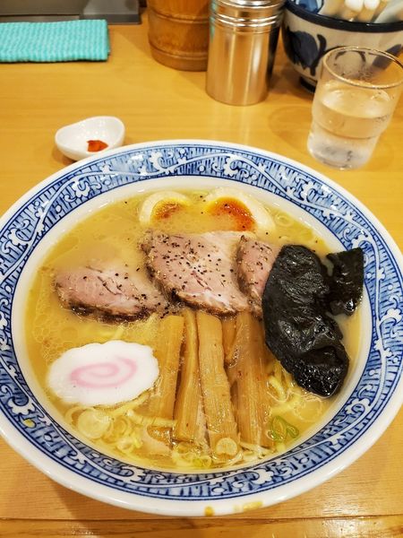 「特製中華そば」@中華そば 青葉 池袋サンシャイン店の写真