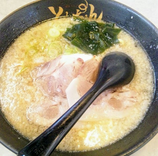 「ラーメン(しょうゆ)脂多め」@豚骨ラーメン専門店 とんちゃん 鎌ヶ谷店の写真