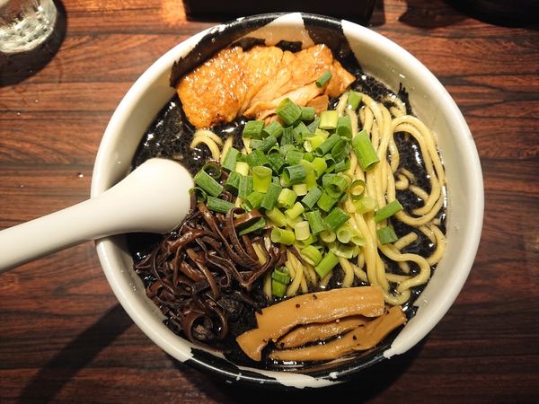「武骨ら～麺（黒）９００円」@麺屋武蔵 武骨の写真