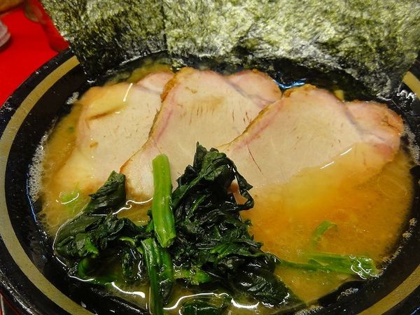 「チャーシュー麺850円薄多🍺200円半チャーまぶし100円」@柏 王道家の写真