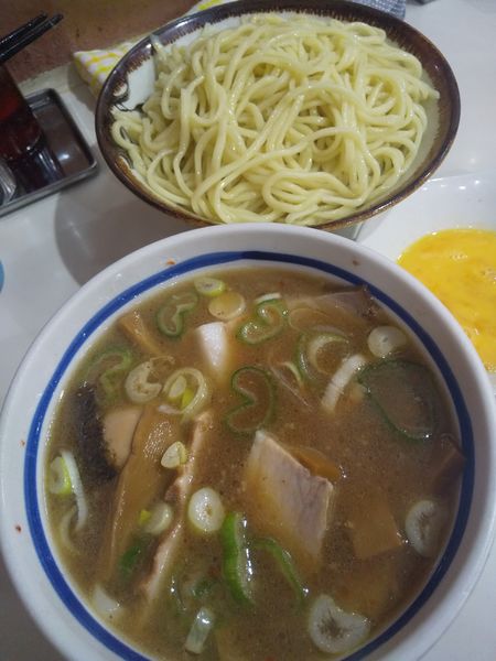 「もりそば(並)770円(麺カタメ)生玉子50円」@所沢大勝軒の写真