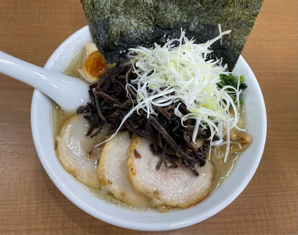 「粋得豚骨塩らーめん」@綾瀬らーめん 粋の写真